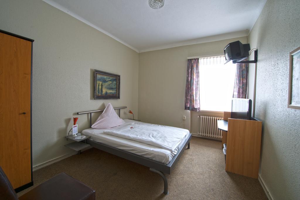 Hotel Continental Saarbruecken Room photo