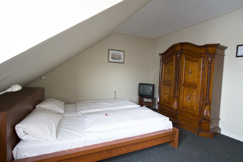 Hotel Continental Saarbruecken Room photo