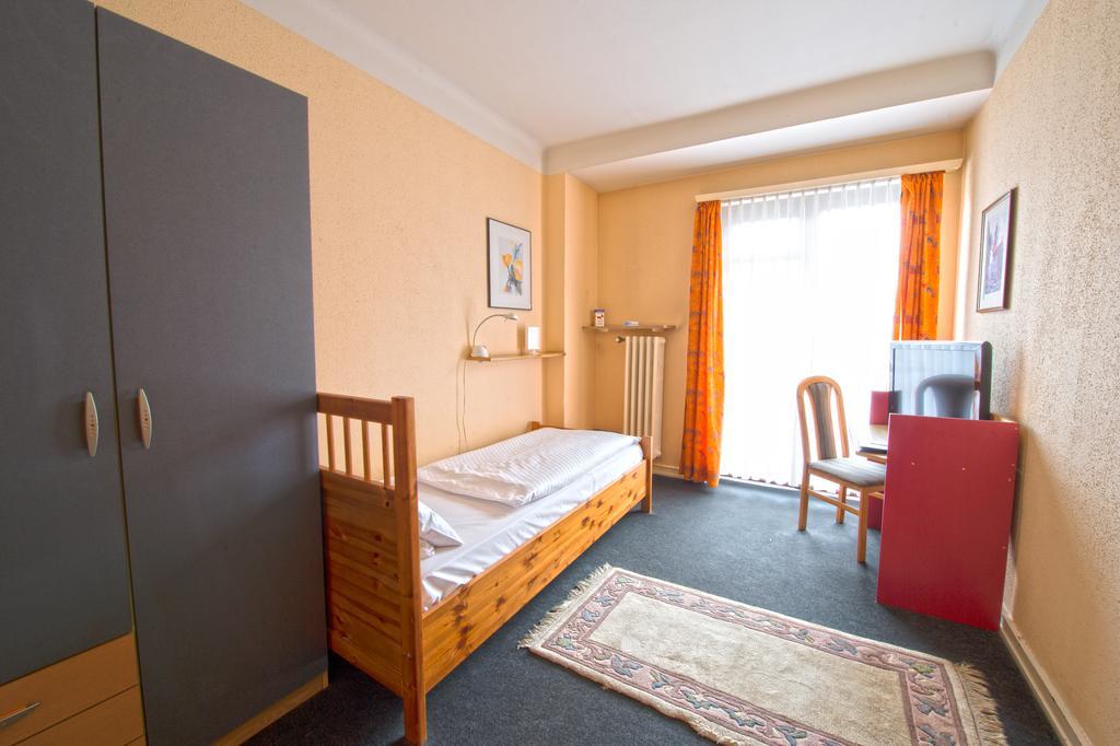 Hotel Continental Saarbruecken Room photo