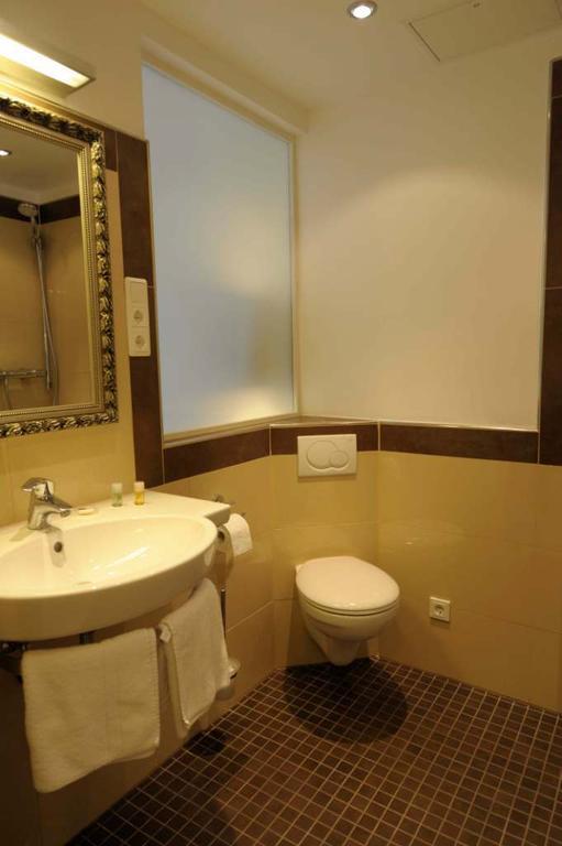 Hotel Continental Saarbruecken Room photo